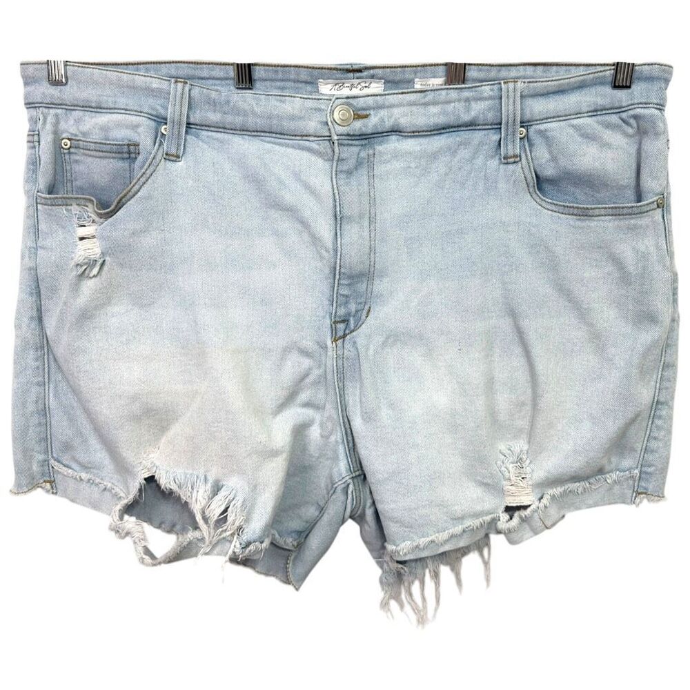 A‎ Beautiful Soul Plus Size 24 Denim Shorts Light Blue Distressed High Rise 1199
